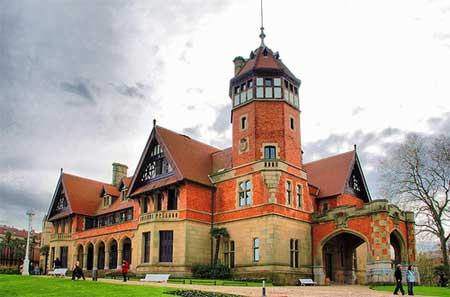 Fachada del Palacio Miramar